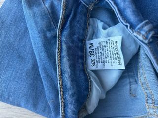 Pantalones vaqueros pitillo rotos