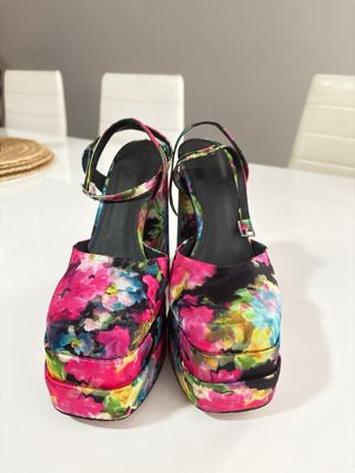 Zapatos ASOS fiesta tacón plataforma floral