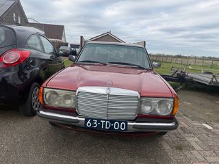 Mercedes-Benz Clase E 1980
