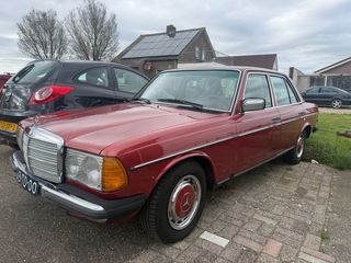 Mercedes-Benz Clase E 1980