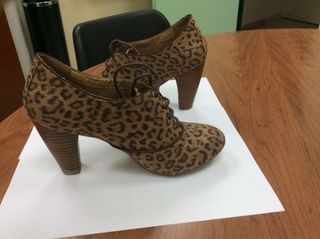 Zapatos de tacón estampado... tallas 37,5 y 38