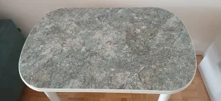 Silla y Mesa de comedor con cajón