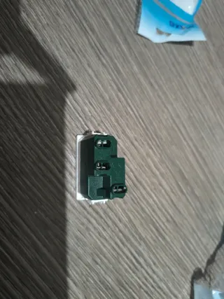 Presa elettrica tripla