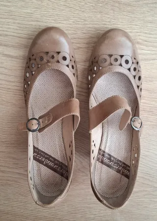 Zapatos tacón piel marrón efecto madera