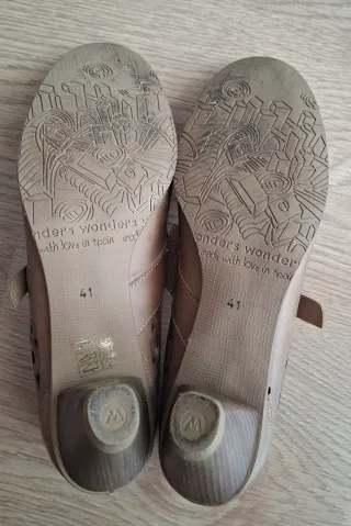 Zapatos tacón piel marrón efecto madera