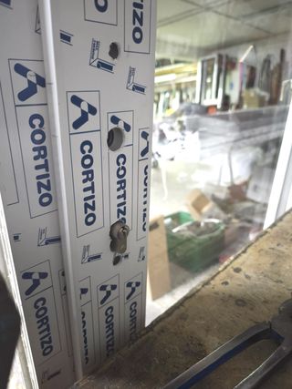 Puerta PVC CORTIZO 85 x 231 NUEVA