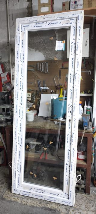 Puerta PVC CORTIZO 85 x 231 NUEVA