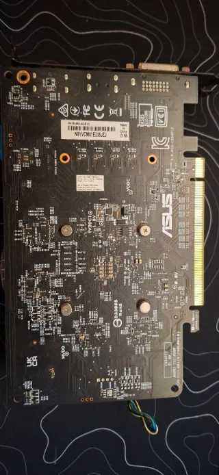 Tarjeta Gráfica ASUS RX-550 4G