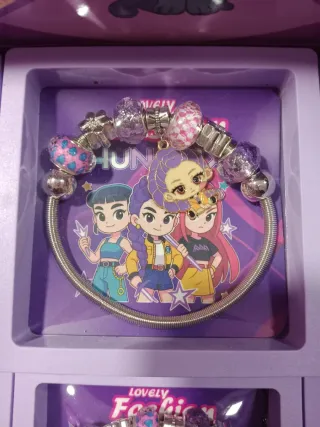 Pulseras con charms y figuras