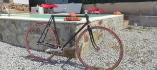 Bicicleta Fixie Negra y Roja