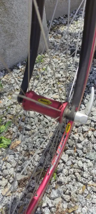 Bicicleta Fixie Negra y Roja