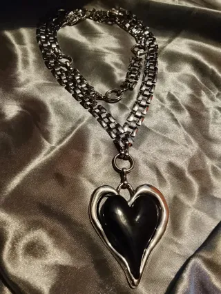 Collana doppio giro cuore nero
