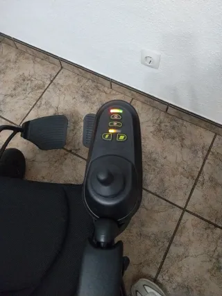 Silla ruedas motorizada, Garantía 1 año y medio