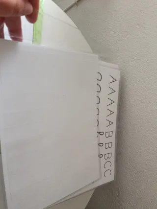 24 abecedarios móviles y 45 pizarras