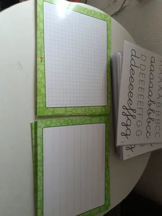 24 abecedarios móviles y 45 pizarras