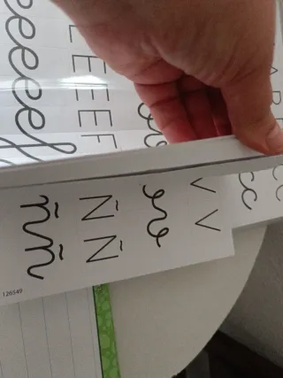 24 abecedarios móviles y 45 pizarras