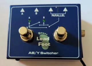 Switcher AB/Y Lead Foot per chitarra e amplificatore