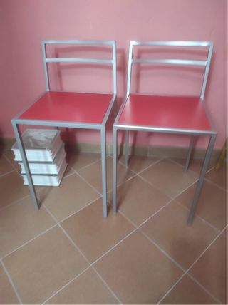 Juego de 2 Sillas Cocina Rojas y Plateadas