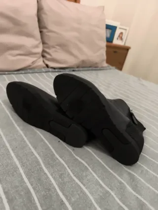 Botines de piel negros