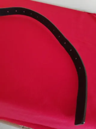 Cinturón de Piel Negro Hebilla Plateada