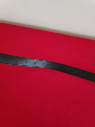 Cinturón de Piel Negro Hebilla Plateada