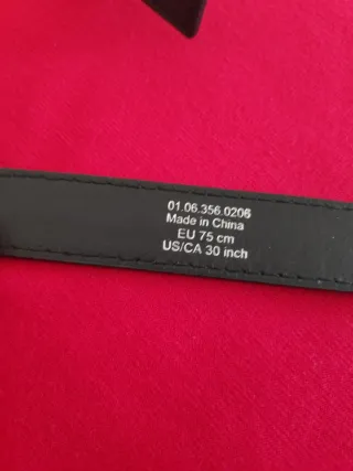 Cinturón de Piel Negro Hebilla Plateada