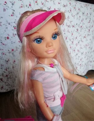 Nancy de picnic con bicicleta y accesorios