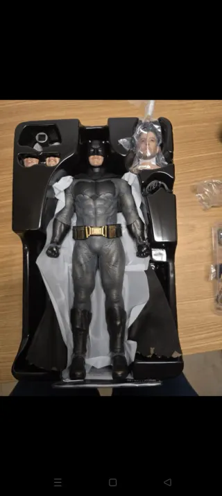 Hot Toys Batman v Superman Batfleck 2.0