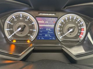 Honda Forza 125cc gris plata automatica