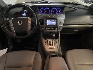 SsangYong Rodius e-Xdi Limited Auto