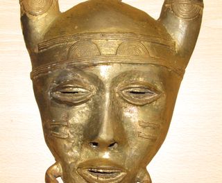 Máscara bronce Senufo Kpelye Kpelie África cuernos