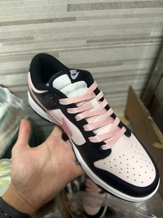 Nike Dunk Rosa y Negro