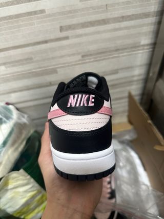 Nike Dunk Rosa y Negro