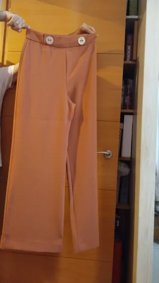 Pantalón con botones