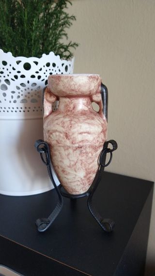 Ánfora cerámica estilo Pompeya con soporte