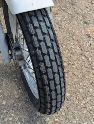 Suzuki RV125 Van Van Azul/Blanco