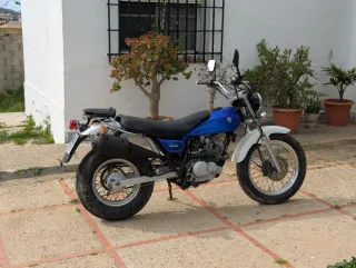 Suzuki RV125 Van Van Azul/Blanco