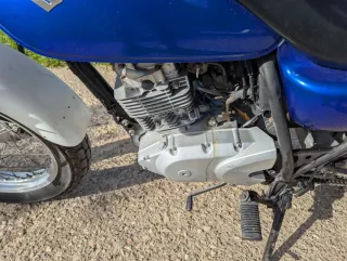 Suzuki RV125 Van Van Azul/Blanco