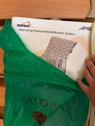 Cama articulada y colchón anti-llagas