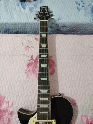 Chitarra Elettrica Nera Nuova