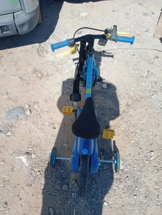 Bicicleta infantil azul