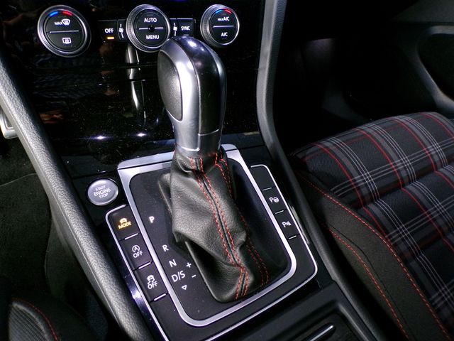 Volkswagen Golf GTI PERFORMANCE 245cv DSG 10/2017