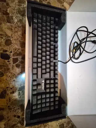 Teclado Mecánico Gaming Tempest Diablo RGB