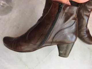 Botines de piel marrones con hebilla