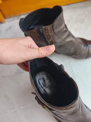 Botines de piel marrones con hebilla