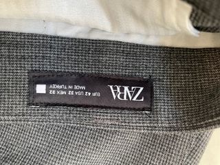 Pantalón gris Zara. Perfecto estado.