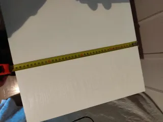 Cómoda blanca de madera