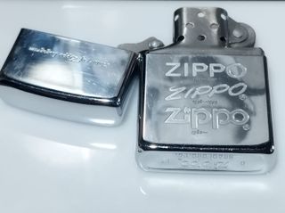 Pareja Zippo Slim y Regular History of Logogram