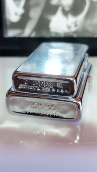 Pareja Zippo Slim y Regular History of Logogram