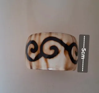Pulsera étnica beige y marrón